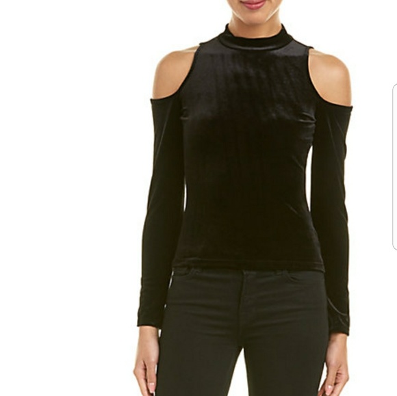 Sadie & Sage Tops - Beautiful Mock Cold Shoulder Velo Top